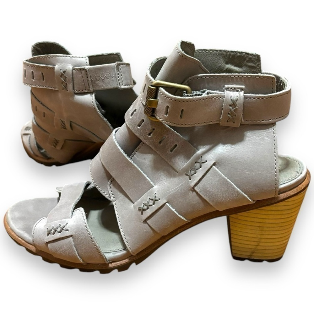 Sorel Gray/Taupe Buckle Nadia Leather Heeled Sandal - Size 10 - Picture 2 of 8